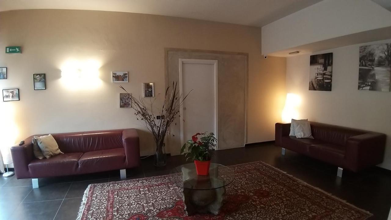 Cavalieri Del Tau Hotell Altopascio Exteriör bild